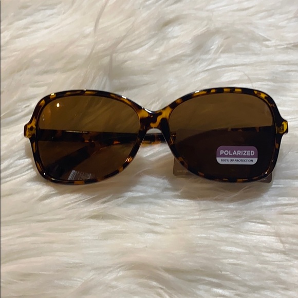 Franco Sarto Leopard Sunglasses - Picture 2 of 7